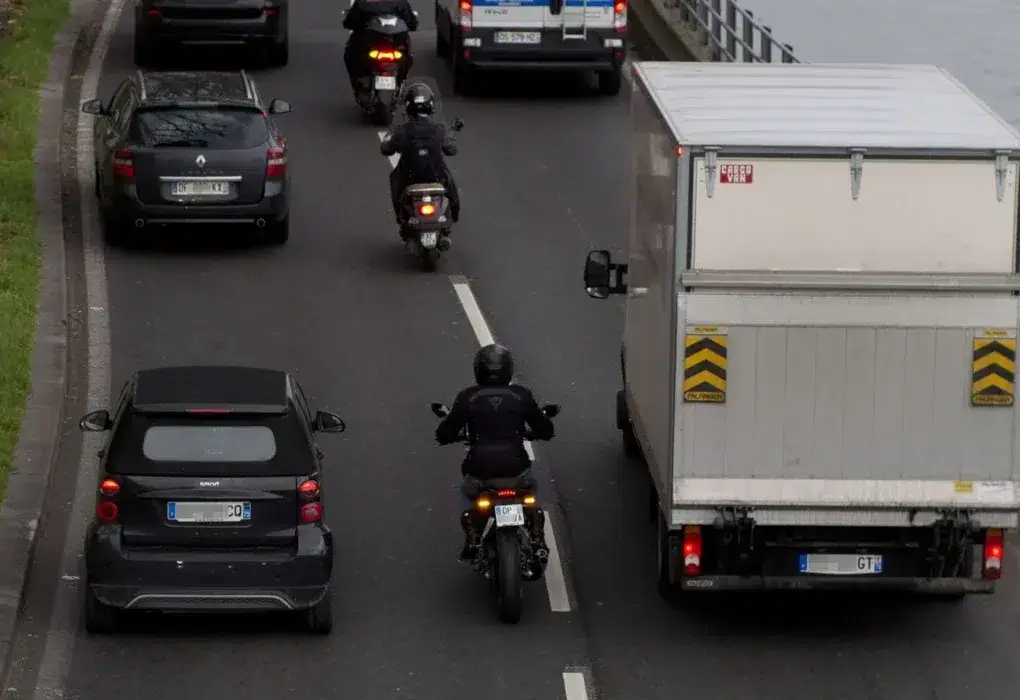La Circulation Inter-Files à Moto Intégrée au Code de la Route!