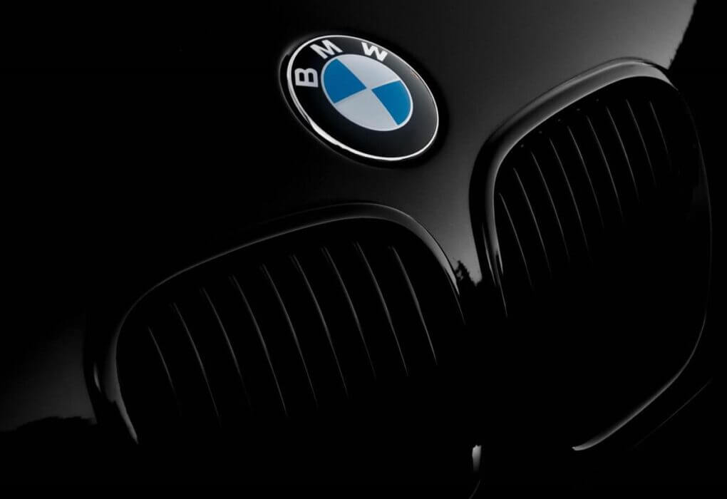 BMW ose la voiture connectée par satellite en France