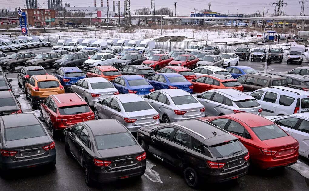Marché automobile russe: crise profonde en 2025