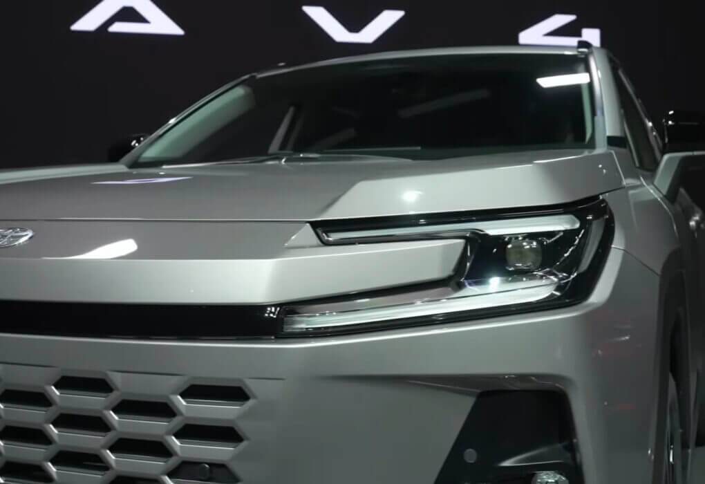 Toyota RAV4 2026: la surprise du moteur V8 dans une vidéo officielle