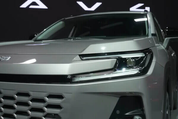 Toyota RAV4 2026: la surprise du moteur V8 dans une vidéo officielle