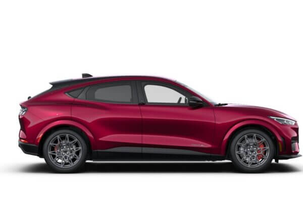 Ford Mustang Mach-E: plus d’autonomie et un habitacle modernisé