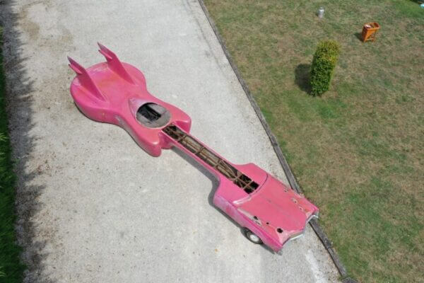 La Cadillac guitare d’Elvis Presley refait surface à Orléans