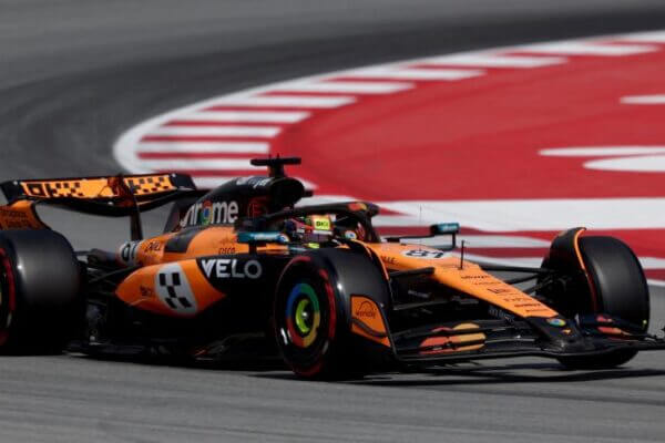 f1 barcelone piastri