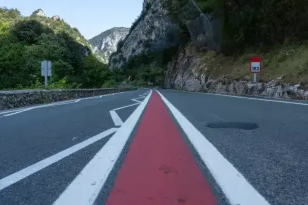 Mais pourquoi voit-on une ligne rouge sur l’A7 ? Explications