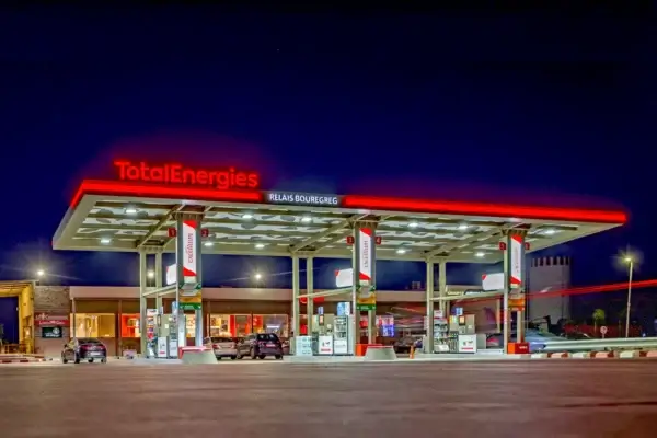 TotalEnergies: bénéfice en chute libre, résultats solides en 2025
