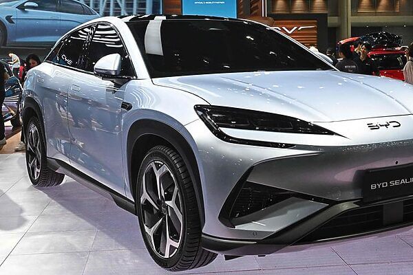 Voitures électriques en Chine: records de vente ou trompe-l’œil ?
