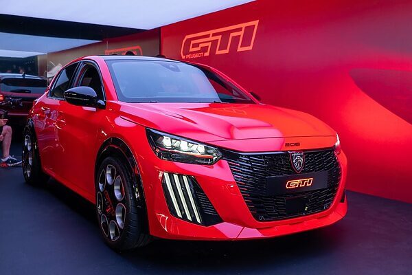 Peugeot E-208 GTI: le retour électrisant de la petite sportive
