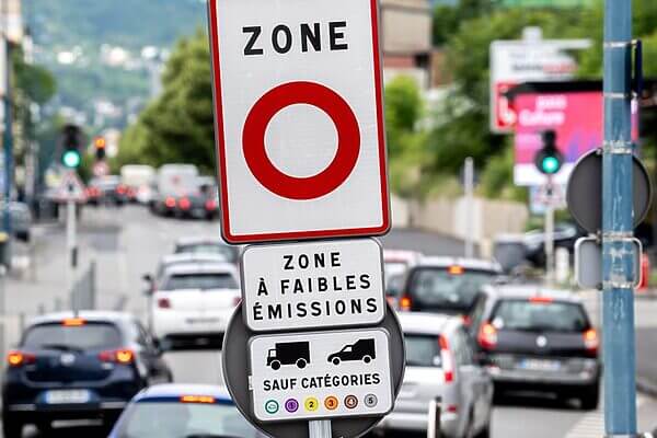 ZFE: la suppression suspendue à un compromis parlementaire