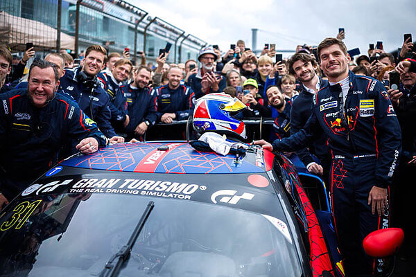 Verstappen étincelle pour sa première en GT3 sur la Nordschleife