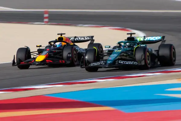 Aston Martin F1 répond aux rumeurs Verstappen