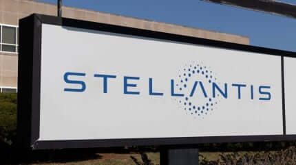 Stellantis mise sur l’hybride pour rebondir aux US