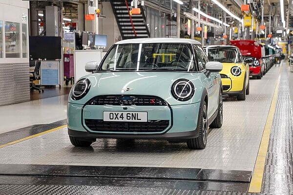 97a228b9-48d0-46b5-bbe3-6a167bae6d98