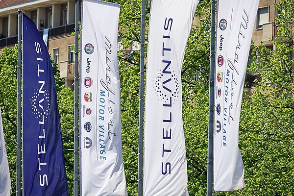 Stellantis : reset électrique, perte nette record