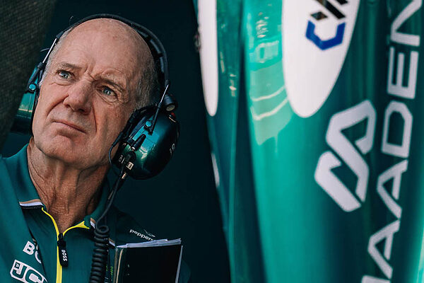 Aston Martin maintient Adrian Newey en place