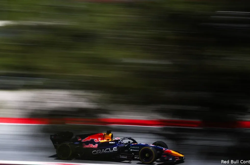 Pierre Gasly en Alpine devant les stands au Grand Prix de Monaco