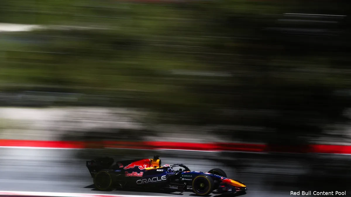 Pierre Gasly en Alpine devant les stands au Grand Prix de Monaco