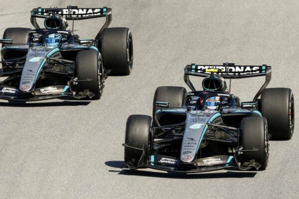 George Russell au volant de la Mercedes lors du GP de Barcelone-Catalogne