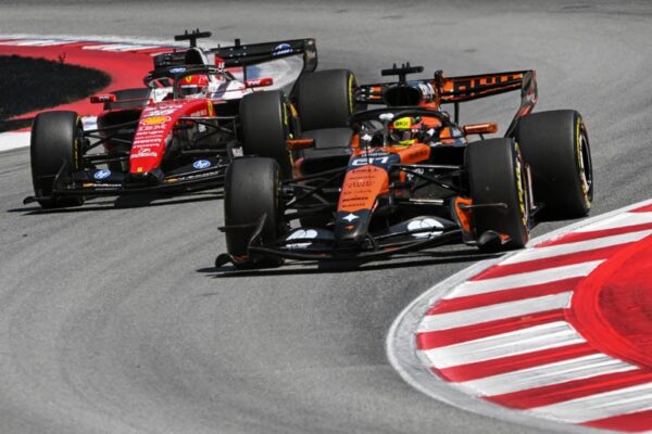 Lando Norris en conférence dans le paddock de F1 après une course marquée par le regain de forme de Ferrari.