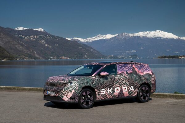 Habitacle du Škoda Peaq mettant en avant le système audio Sonos intégré.