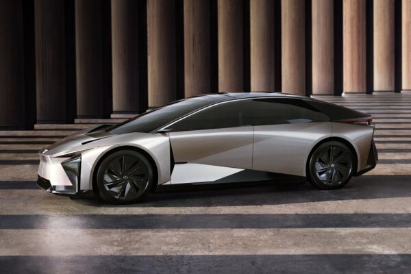 Concept Lexus LF-ZC électrique présenté comme un futur modèle Toyota à technologie de production avancée.