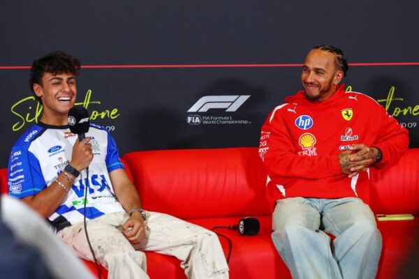 Lando Norris dans le paddock de Silverstone avant le Grand Prix de Grande-Bretagne de F1.