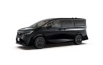 Le nouveau Nissan Elgrand présenté au Japon avec sa silhouette de grand monospace premium.