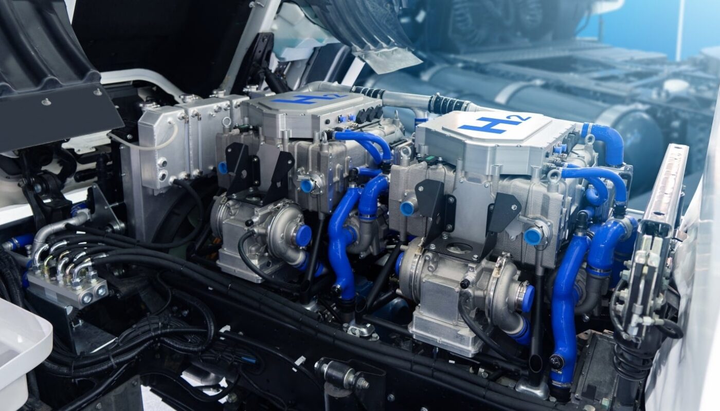 Les noms de Toyota, Daimler Truck, Volvo Group et Cellcentric associés autour des piles à combustible.