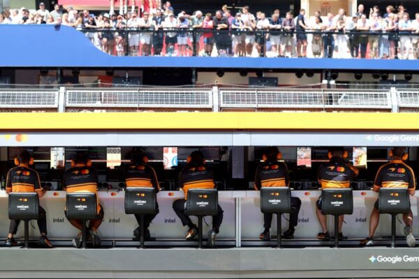 David Coulthard dans le paddock lors d'un week-end de Formule 1.