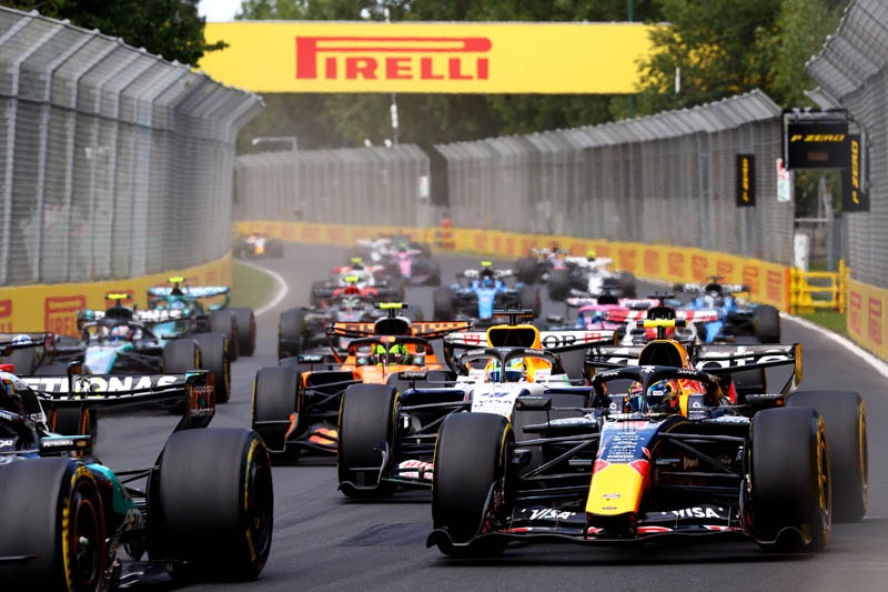 Stefano Domenicali lors d’une intervention dans le paddock de Formule 1.