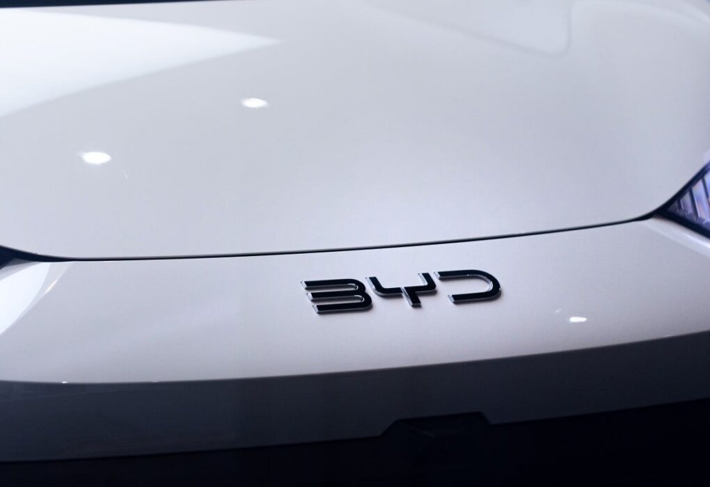 Une voiture électrique BYD illustrant les ventes mondiales du constructeur en juillet 2026.
