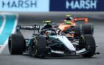 Une monoplace Mercedes F1 en piste lors d’un Grand Prix.