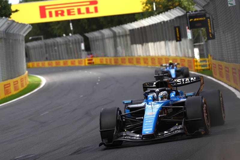 Alex Albon au volant de la Williams de Formule 1 de la saison 2026.