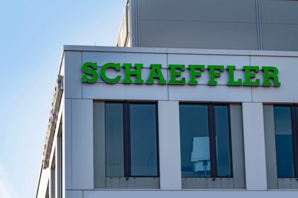Site industriel de Schaeffler en Allemagne illustrant l’élargissement du programme de retraite progressive.
