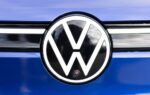 Logos de Volkswagen et Porsche, les deux principales participations de Porsche SE.