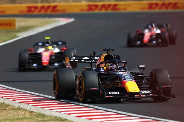 Nikolas Tombazis dans le paddock de Formule 1.