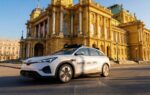 Un véhicule autonome Pony.ai associé au service de réservation Uber en Europe.