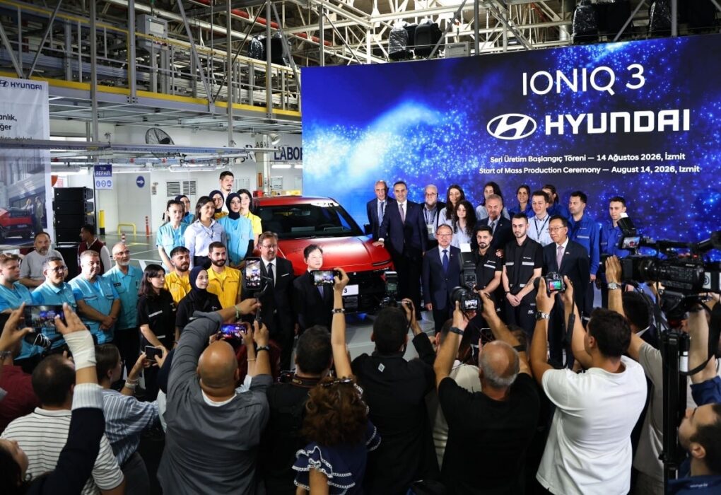 Une Hyundai Ioniq 3 en cours d’assemblage dans l’usine Hyundai d’İzmit en Turquie.