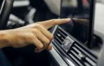 Une dalle TFT automobile destinée à un combiné d’instrumentation ou à un système d’infodivertissement.