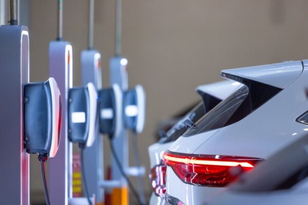 Une station de recharge rapide Ionchi destinée aux véhicules électriques en Chine.