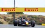 Max Verstappen dans sa monoplace Red Bull sur le circuit de Zandvoort.