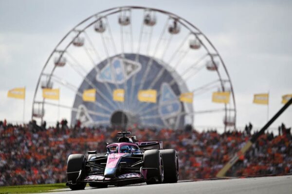 Une monoplace Alpine en piste sur le circuit de Zandvoort.