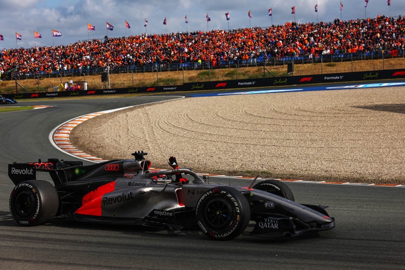Une monoplace de l'Audi Revolut F1 Team en piste pendant le Grand Prix des Pays-Bas.