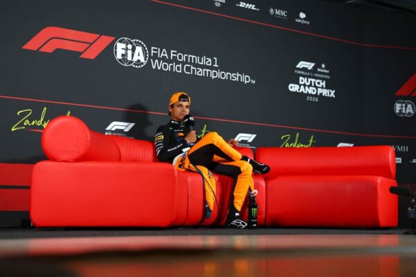 Lando Norris, Kimi Antonelli et George Russell lors de la conférence d’après-course à Zandvoort.