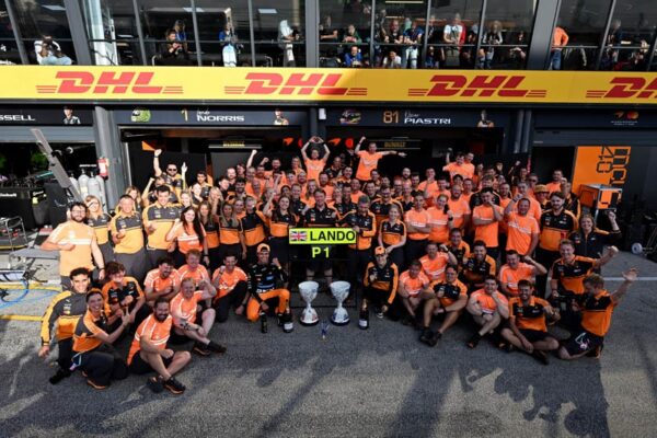 Lando Norris en piste avec la McLaren MCL40 lors du GP des Pays-Bas à Zandvoort.