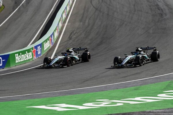George Russell et Kimi Antonelli avec Mercedes sur le circuit de Zandvoort.