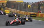 Max Verstappen au volant de sa monoplace Red Bull sur le circuit de Zandvoort.