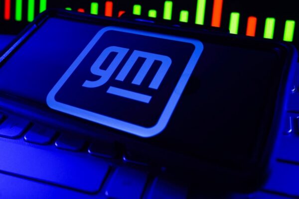 Des salariés sur un site de General Motors au Canada concerné par les accords de principe avec Unifor.