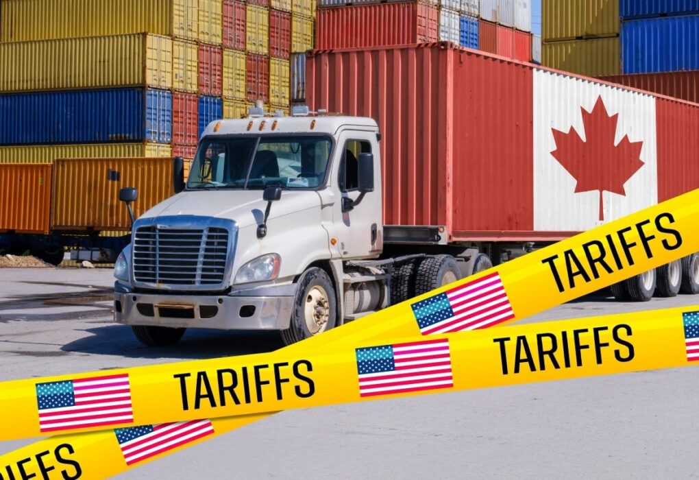 Donald Trump pendant une prise de parole sur le commerce entre les États-Unis et le Canada.