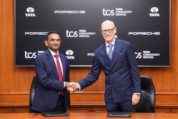 Un bâtiment Porsche illustrant la vente de la filiale de conseil MHP à Tata Consultancy Services.